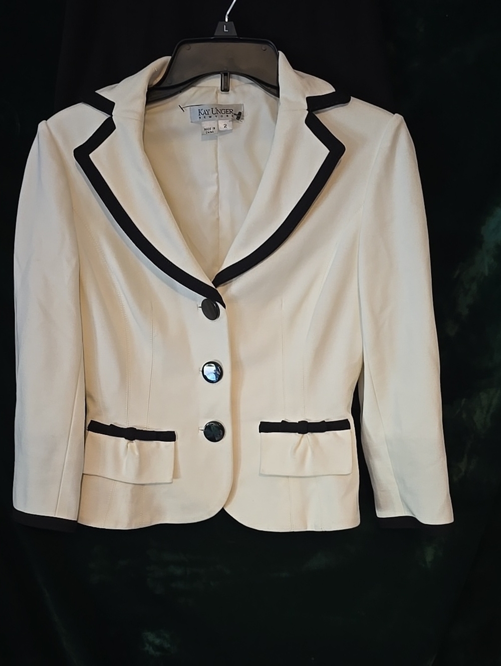 Kay Unger White and Black Ladies Suit